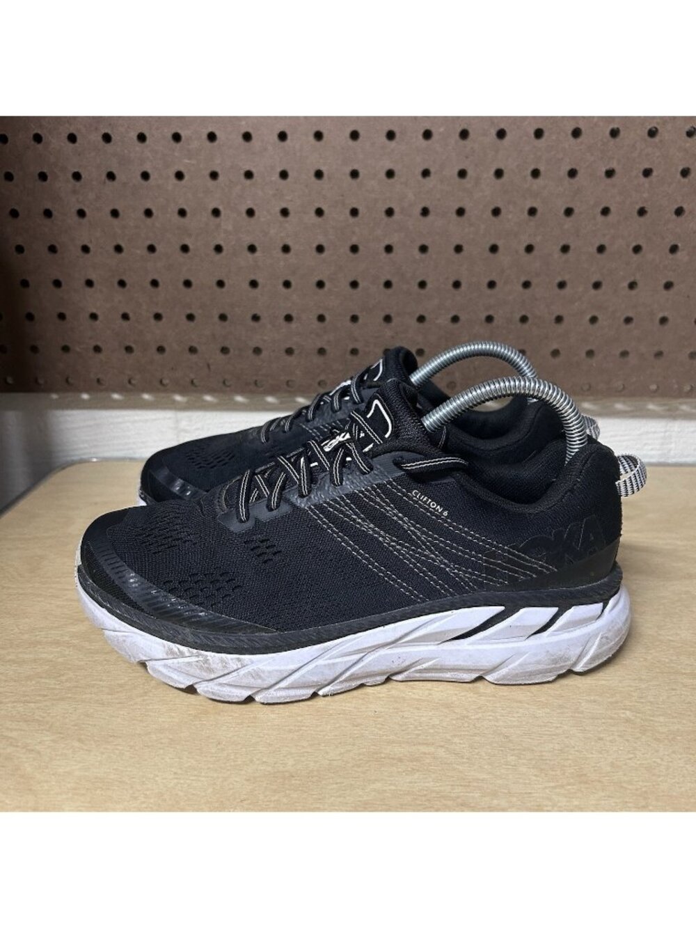 Hoka One One Clifton 6 Womens Size 7.5 D Black Athletic Running Shoes Sneakers